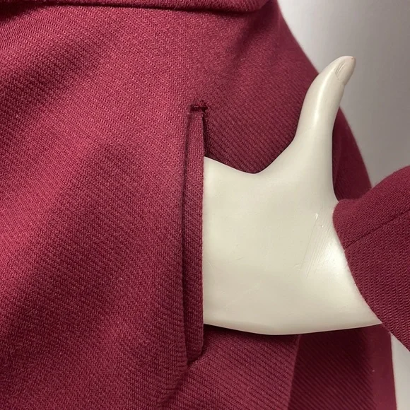 Elegant Coat with Side Pockets - Picture 6 of 15